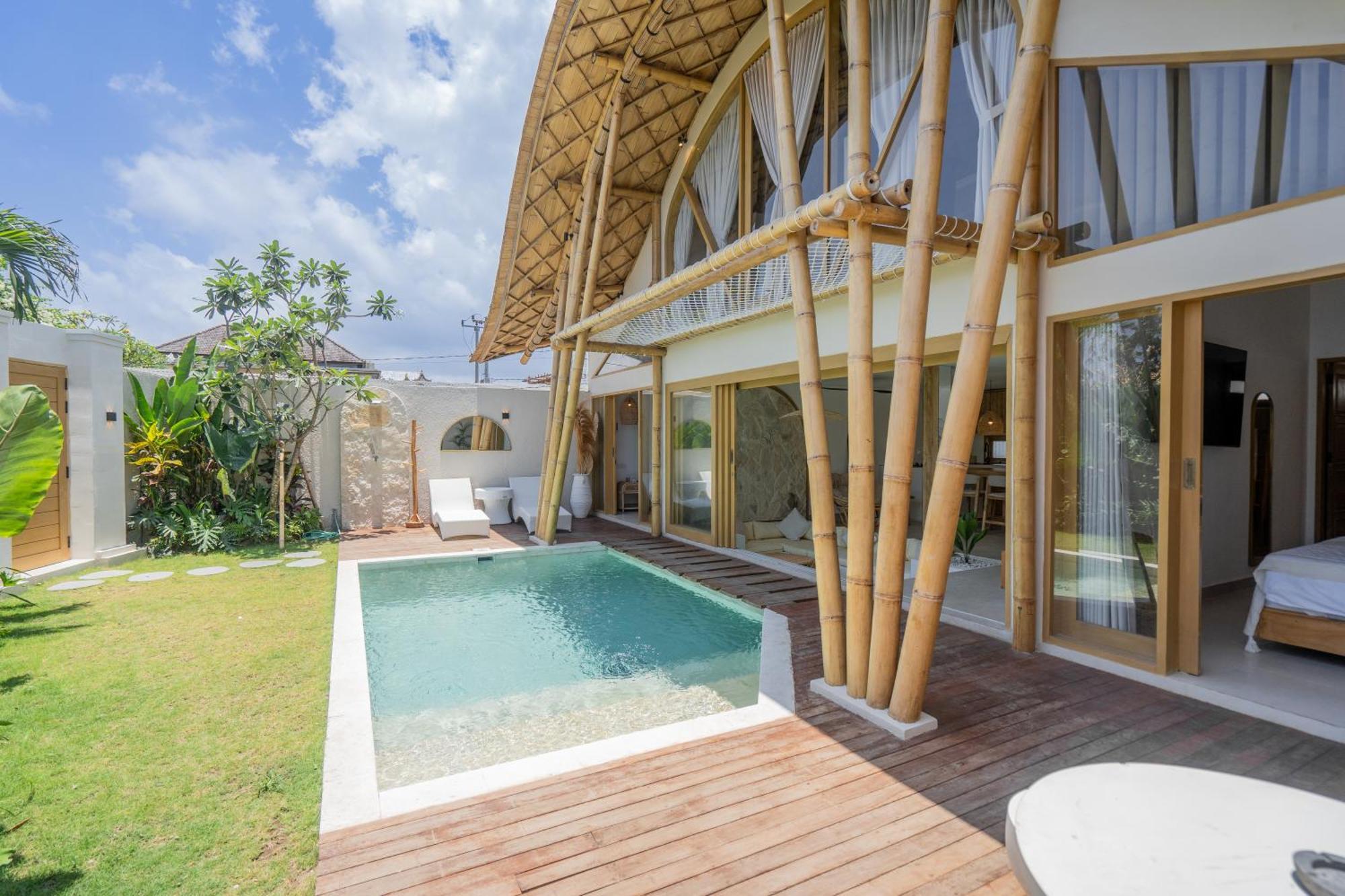 Villa Sunset Bamboo - 3Br Villa In Kerobokan Ngoại thất bức ảnh