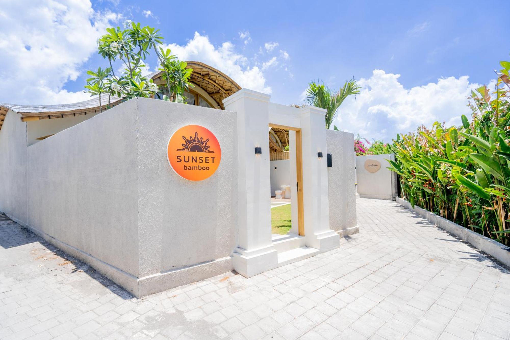 Villa Sunset Bamboo - 3Br Villa In Kerobokan Ngoại thất bức ảnh