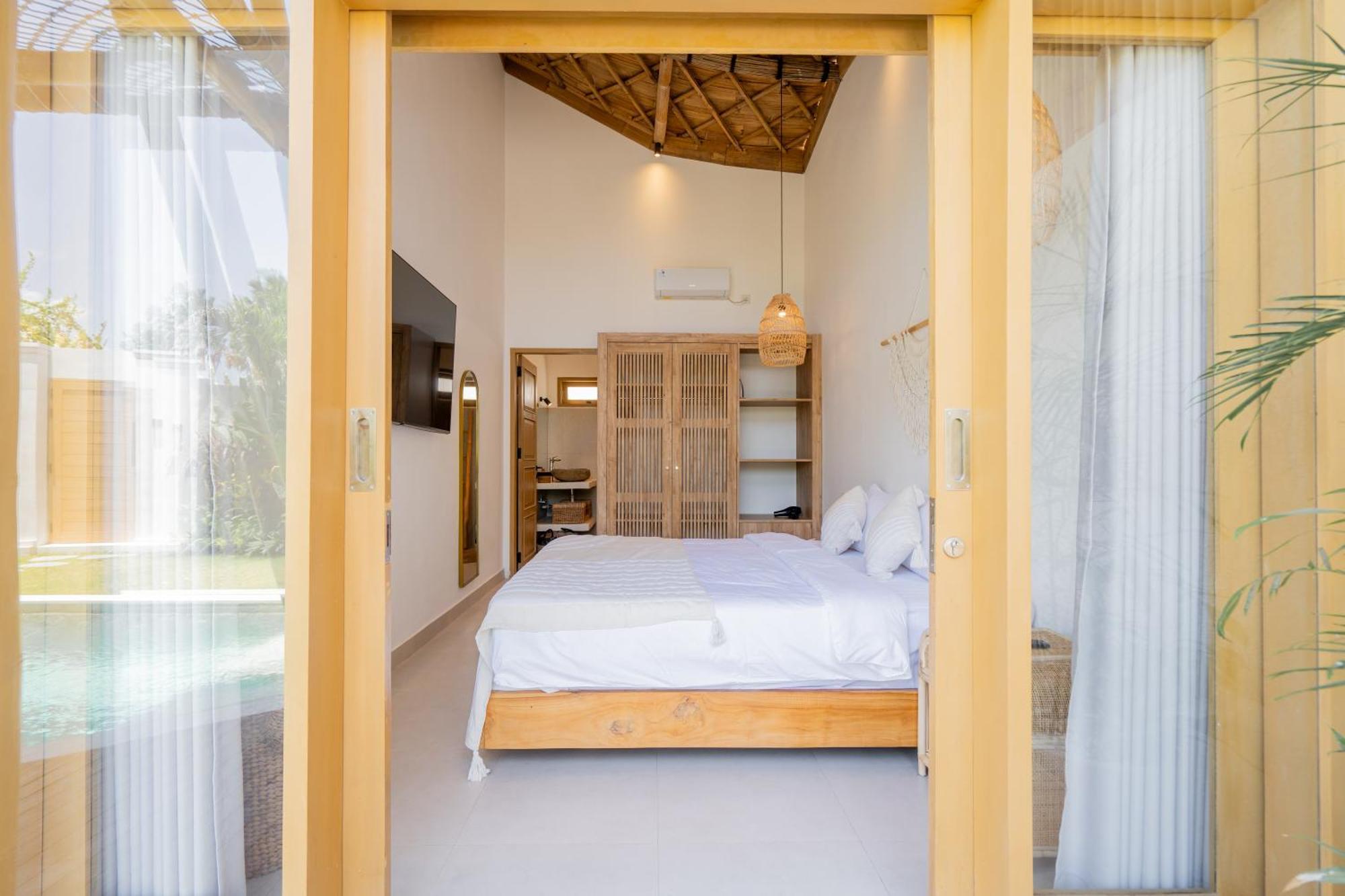 Villa Sunset Bamboo - 3Br Villa In Kerobokan Ngoại thất bức ảnh