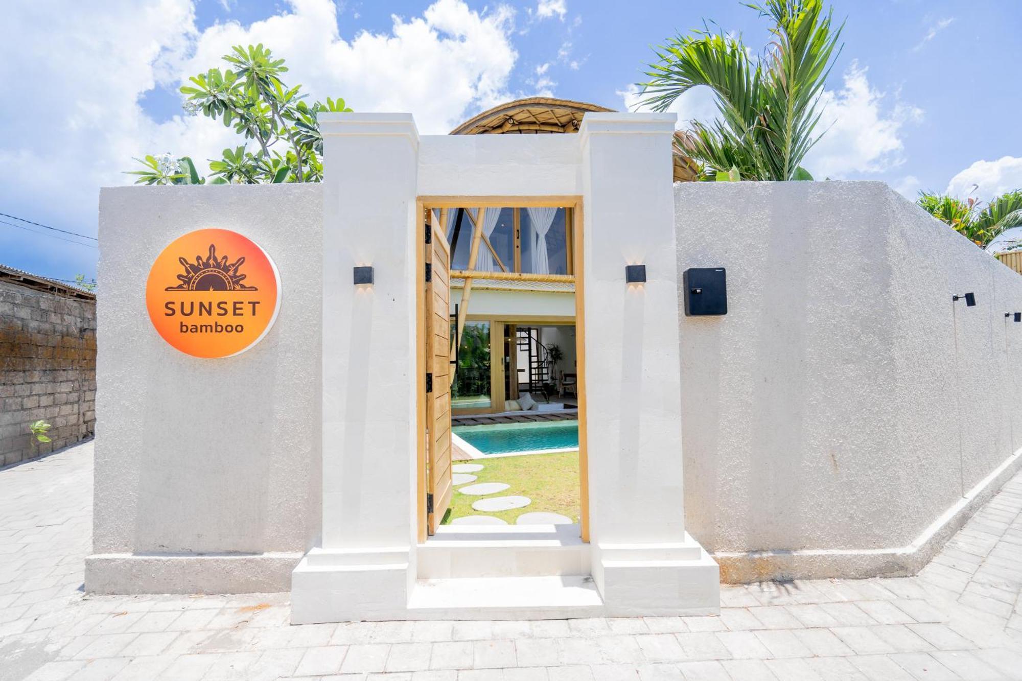 Villa Sunset Bamboo - 3Br Villa In Kerobokan Ngoại thất bức ảnh