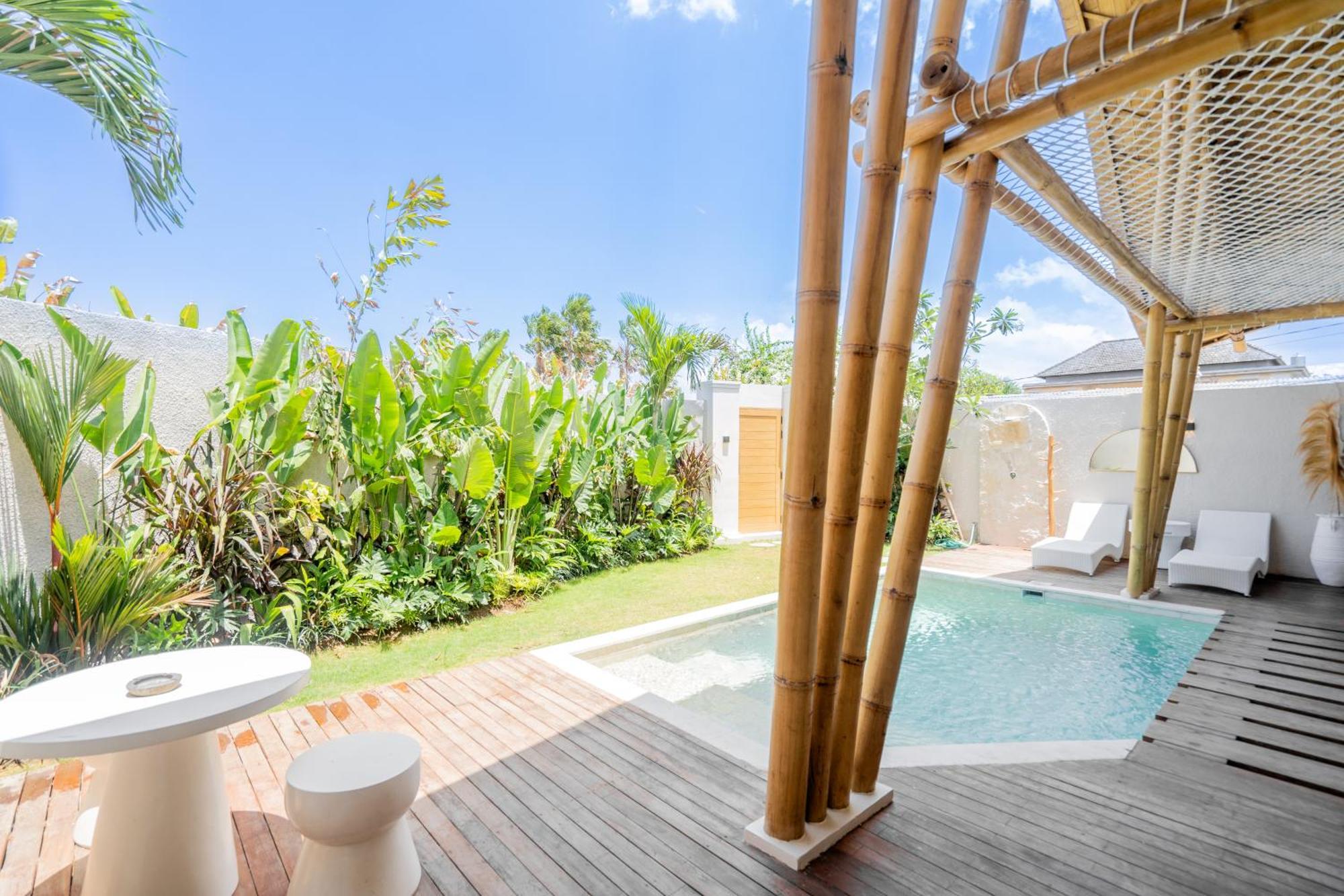 Villa Sunset Bamboo - 3Br Villa In Kerobokan Ngoại thất bức ảnh