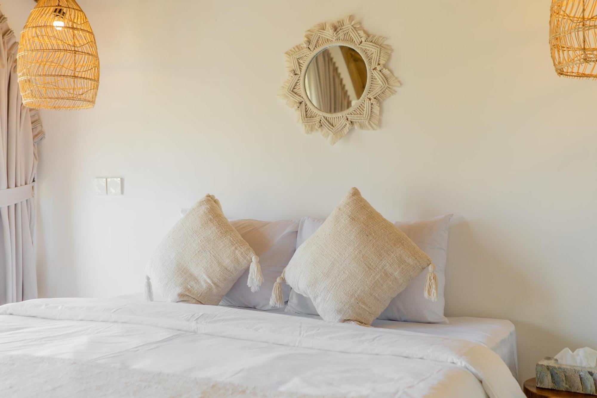 Villa Sunset Bamboo - 3Br Villa In Kerobokan Ngoại thất bức ảnh